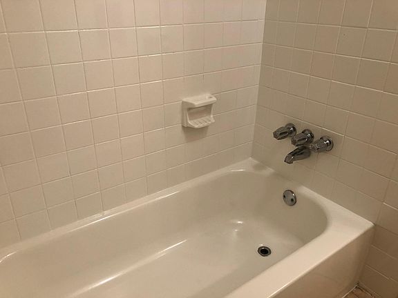5th image of 500 E House St APT 2