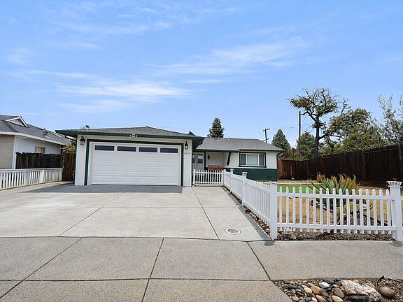 2nd image of 40753 Sundale Dr