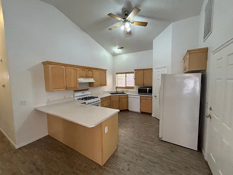 2405 S 770 W — Photo 6