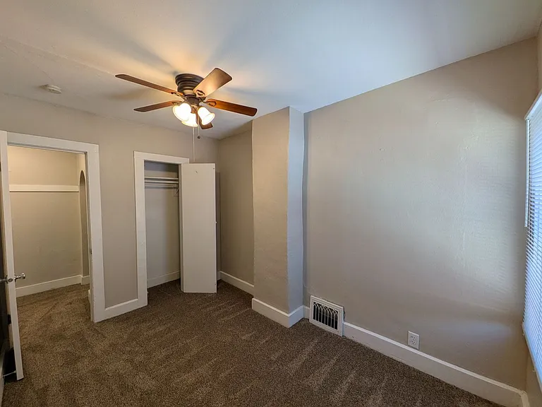 922 Walker St — Photo 15