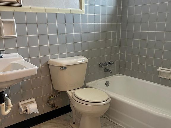 5th image of 1818 Sutton Ave APT 9