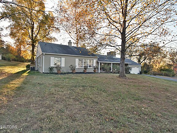 4th image of 213 Belleaire Dr