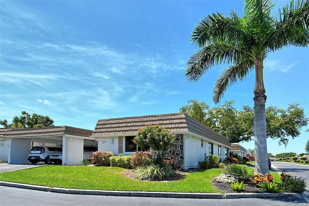 2 bed, 2.0 bath, 1312 sqft, $4,250 — Photo 1