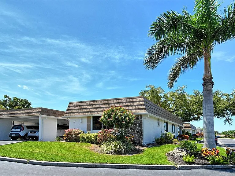 2308 Waterbluff Pl #V-304 — Photo 1