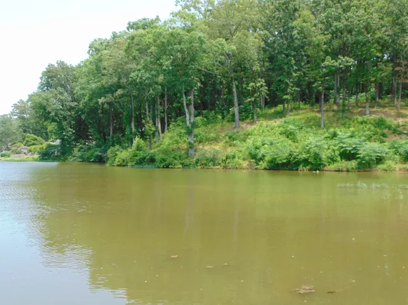 2 Wilson Lake Shrs, Muscle Shoals, AL 35661