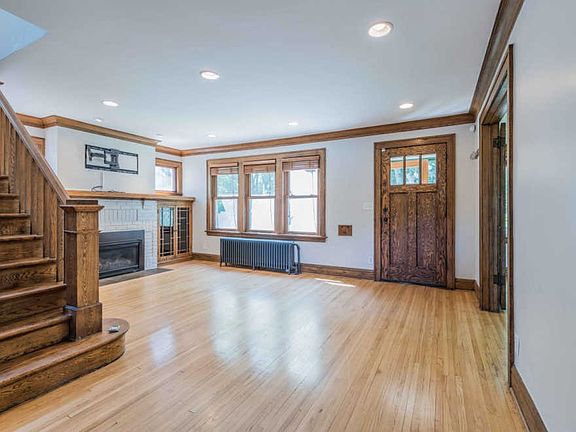 4th image of 1381 Ashland Ave