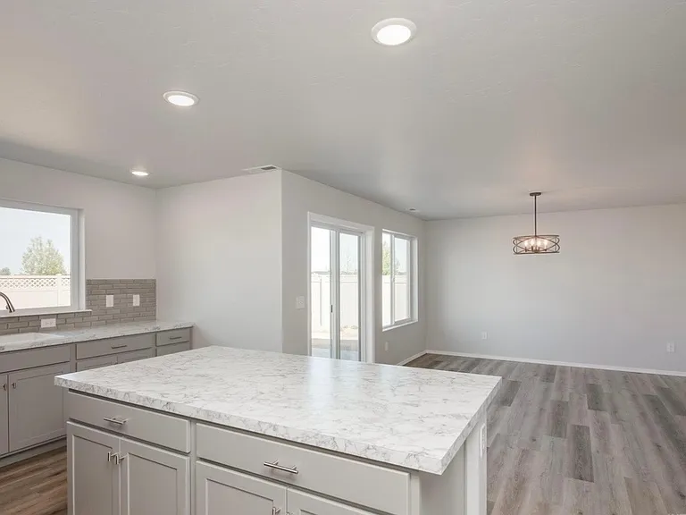 2929 N New Morning Ave — Photo 6