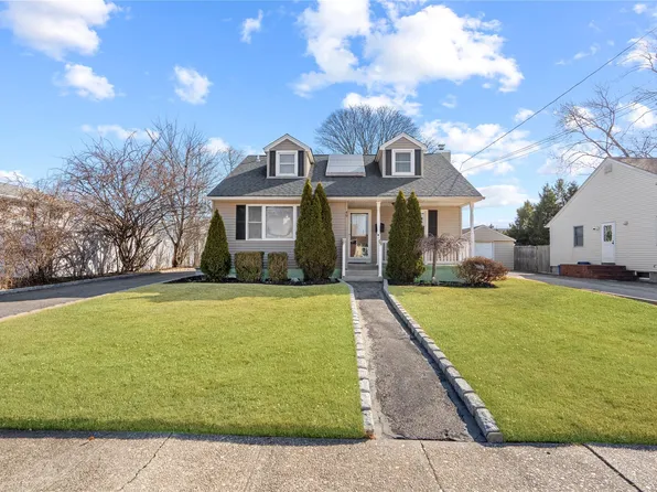 49 Anderson Avenue, North Babylon, NY 11703
