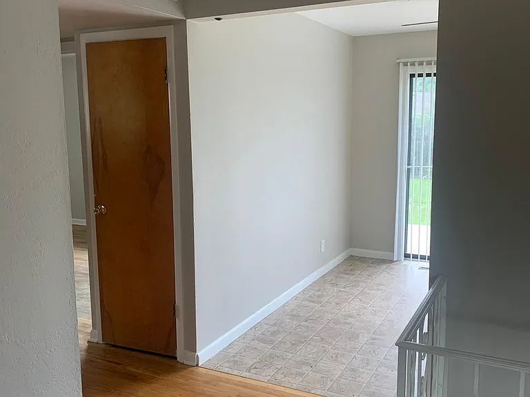 1932 Springfield Dr — Photo 10