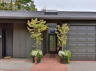 2409 SW Montgomery Dr, Portland, OR 97201