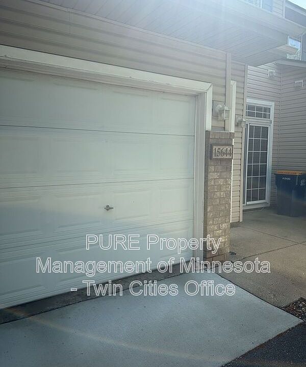 1st image of 15644 Garrett Dr