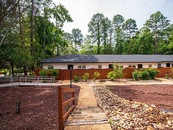 3rd image of 1114 Chaney Rd APT 104