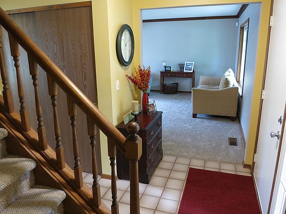 2nd image of 2 Rosscommon Cres