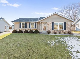 9807 W Darnel Ave, Milwaukee, WI 53224