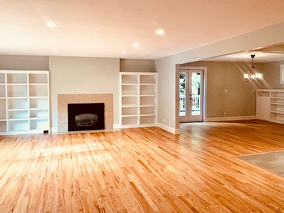 4th image of 801 Park Ave NE