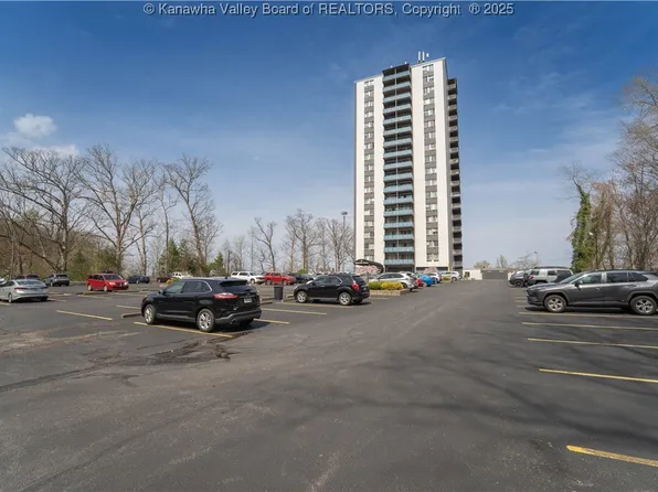 1800 Roundhill Rd APT 404, Charleston, WV 25314