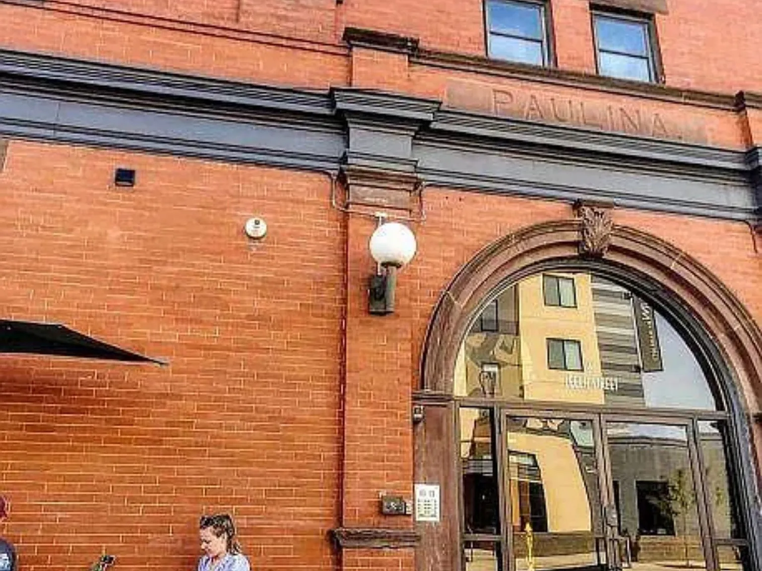 Historic building on West 7th and Grand in St. Paul — Photo 3