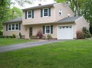 33 Canterbury Rd, Phillipsburg, NJ 08865