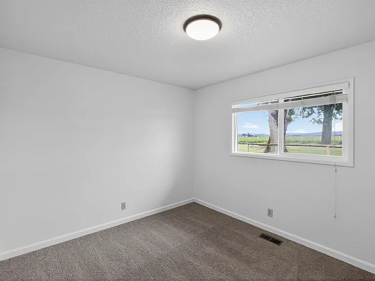 32303 NW Zion Church Rd — Photo 11