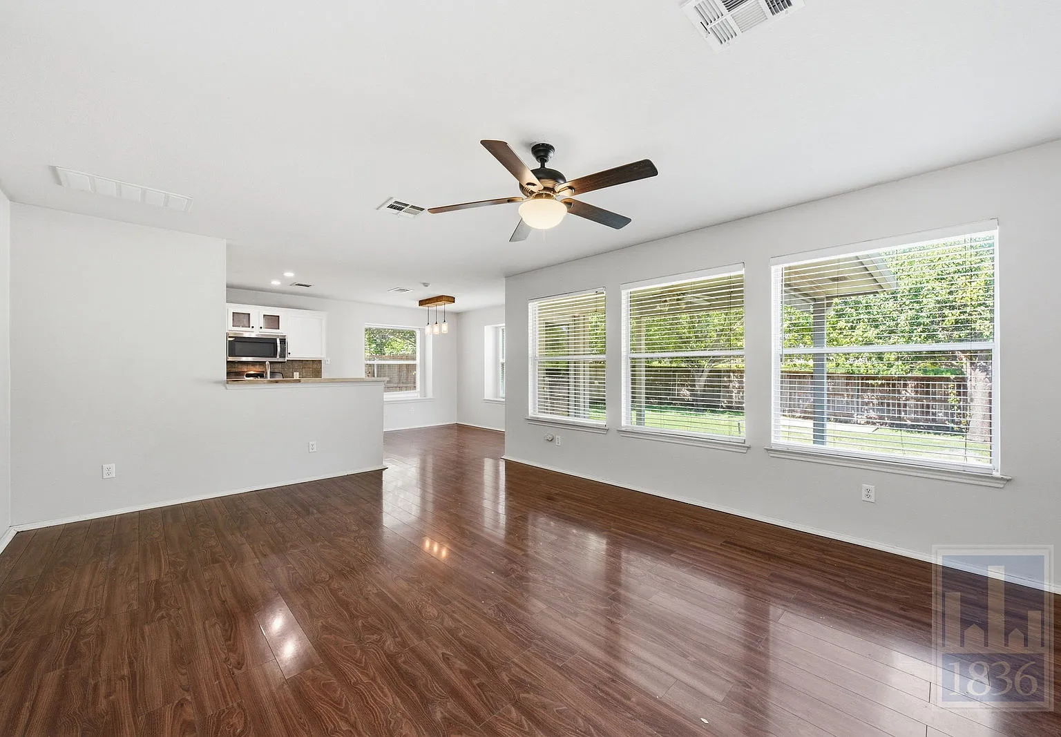 4 bed, 2.5 bath, 1675 sqft, $2,200 — Photo 4