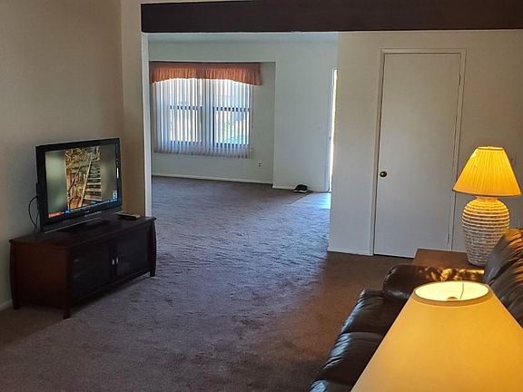 5th image of 622 Woodland Ct