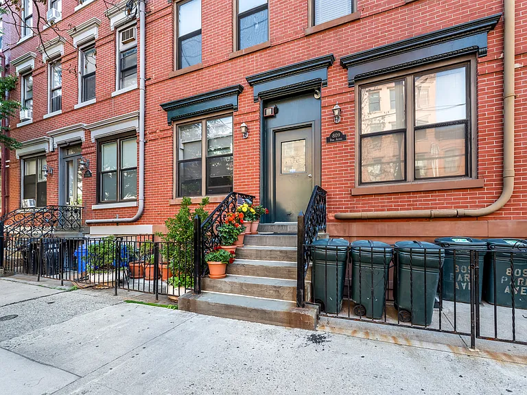 809 Park Ave #4R8 — Photo 16