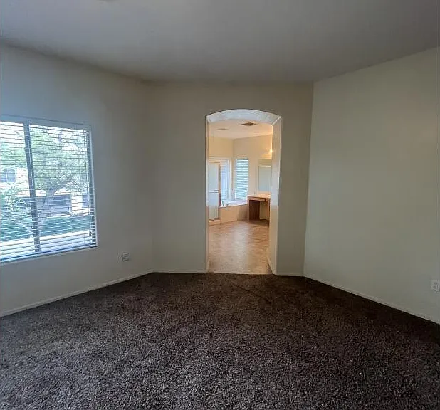576 E Julian Dr — Photo 25