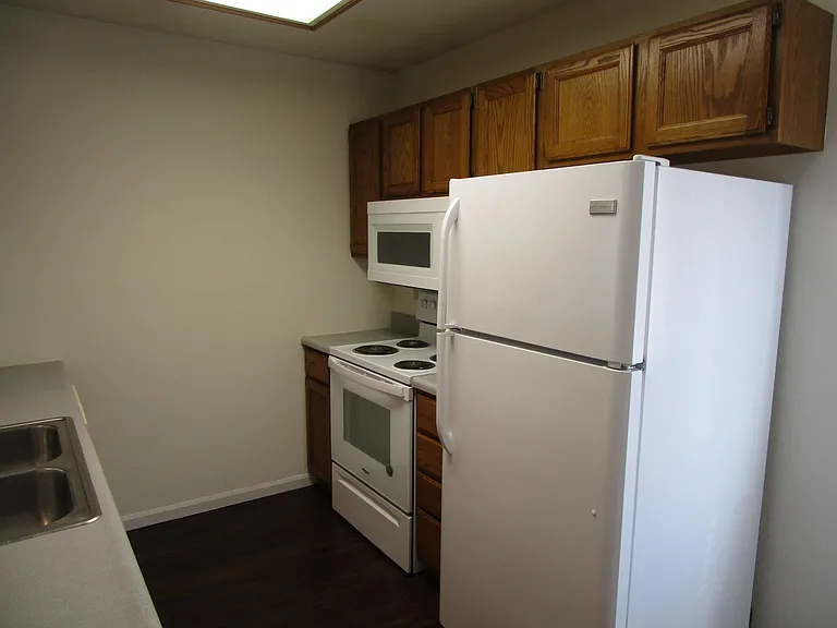 2406 Calder Ct — Photo 7
