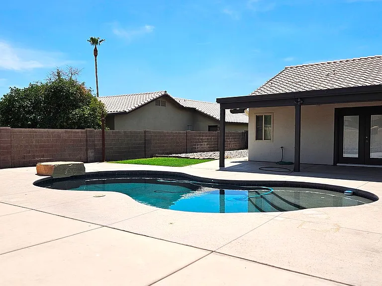 1325 S 28th Dr — Photo 25