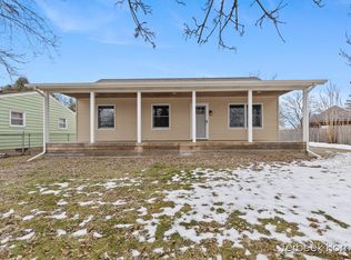 292 Jane Ellen Dr SE, Lowell, MI 49331