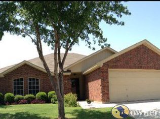 541 Denise St, Saginaw, TX 76179