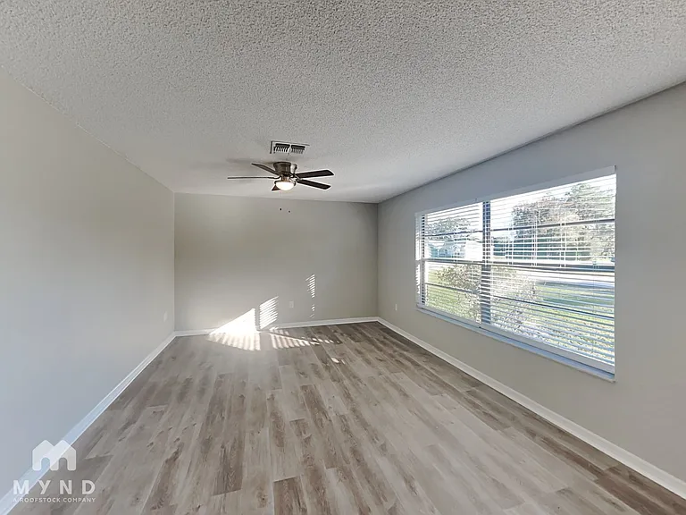 10327 Lansfield St — Photo 15