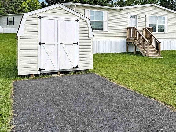 2nd image of 101 Dameson Dr