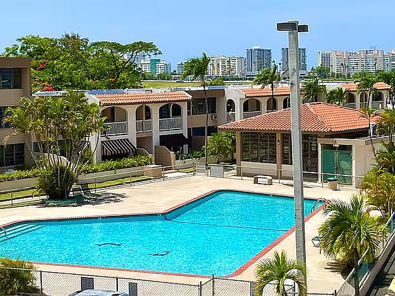 3rd image of 9 Avenida Laguna #D-38