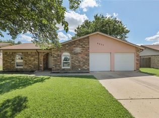 6837 McCoy Dr, Watauga, TX 76148