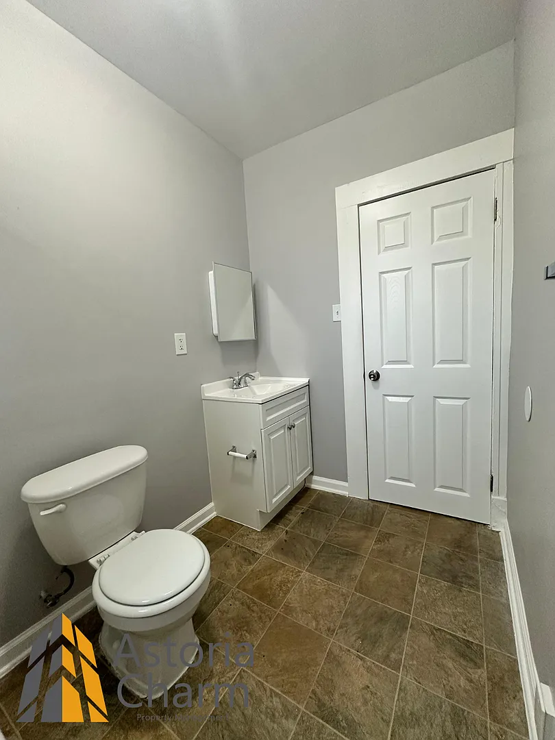 2826 Windsor Ave - Unit C1 — Photo 1