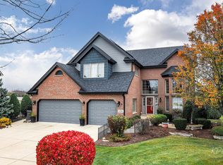 1251 S Somerset Ln, Woodridge, IL 60517