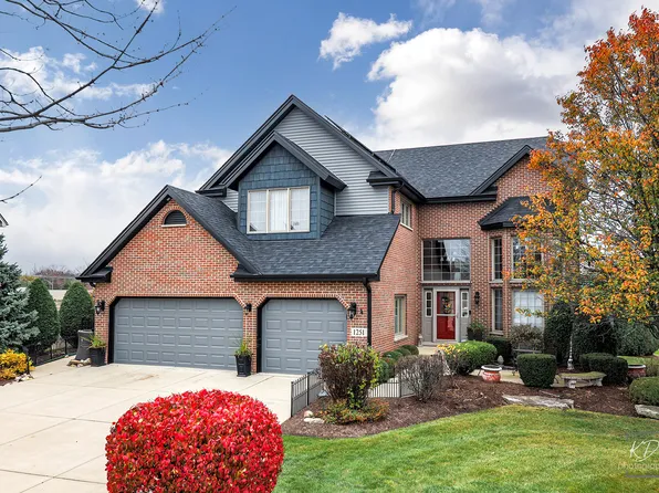 1251 S Somerset Ln, Woodridge, IL 60517
