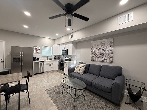 2nd image of 410 Peach St
