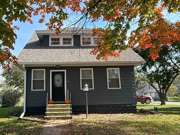 507 S 3rd St, Montezuma, IA 50171