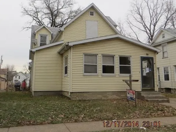 2212 W 1st St, Davenport, IA 52802