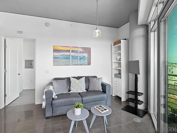 5th image of 801 Ash St Unit 1302