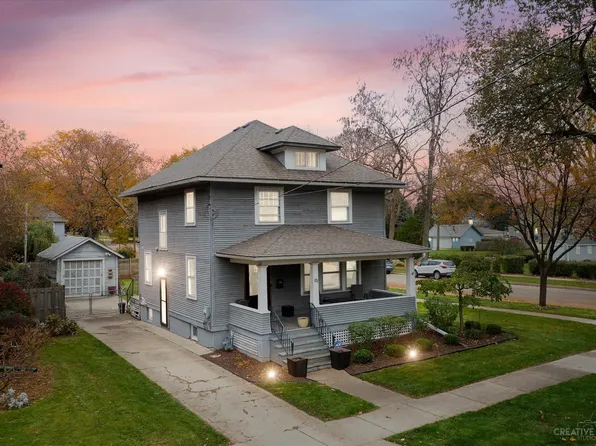 122 S Russell Ave, Aurora, IL 60506