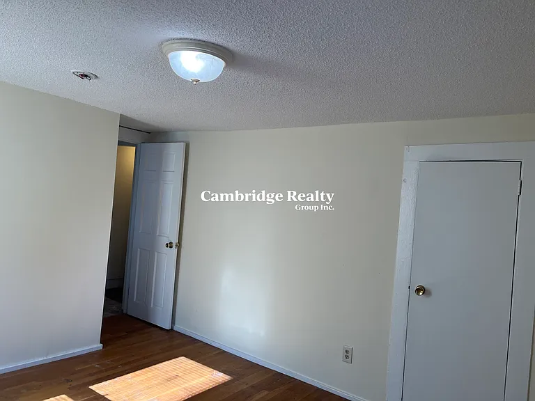 4 Park St #1 — Photo 13