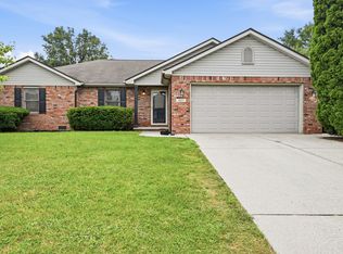 3075 Oakmont Dr, Lapel, IN 46051