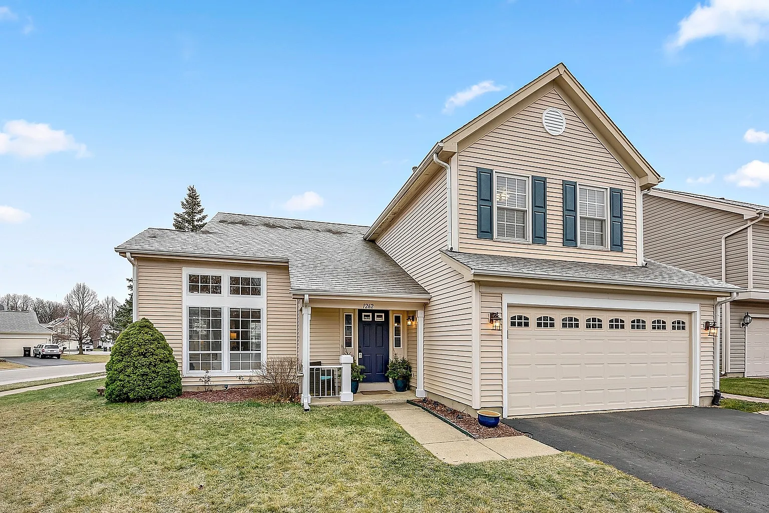 1262 Lexington Ln photo 1