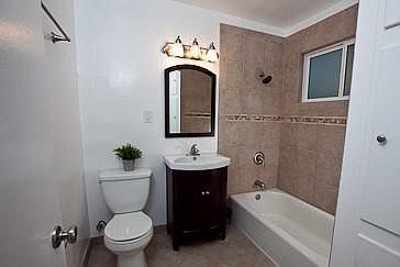 4th image of 2126 27th St APT 1