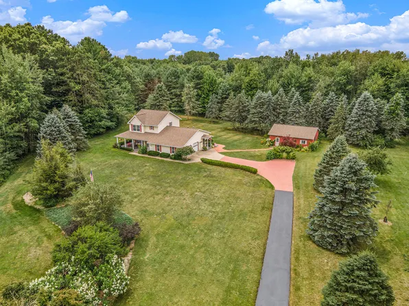 15933 144th Ave, Spring Lake, MI 49456