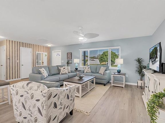 4th image of 4005 17th Avenue Dr W