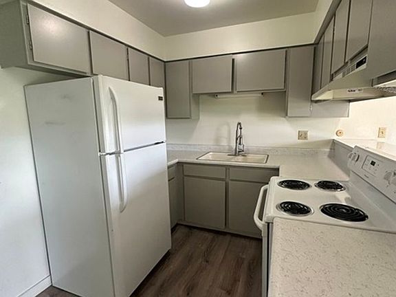 3rd image of 4507 Cannon Ave #33